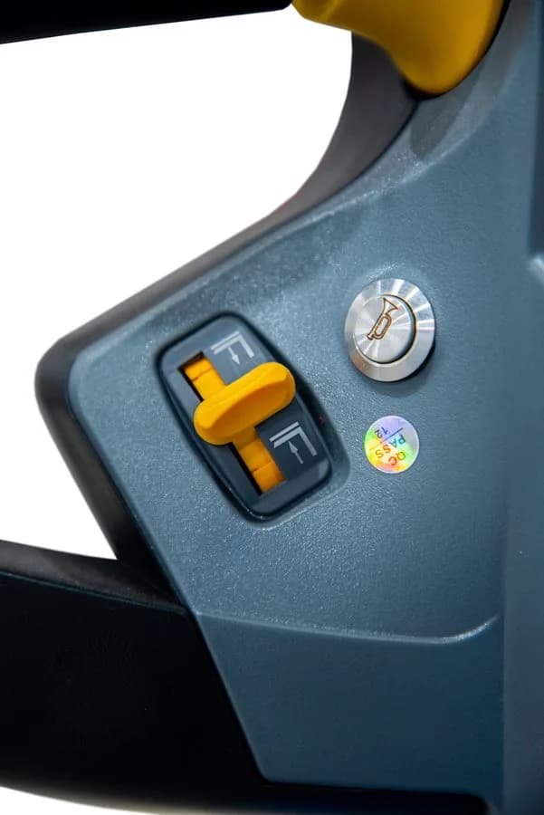 Штабелер самоходный 1,5 т 2,5 м TOR WS15H-2500SC PRO Li-ion 24/60 В/Ач контр. скорости подъема — фото 9